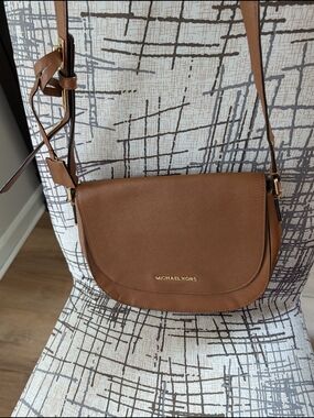 Michael Kors Jet Set Medium Brown Leather Crossbody Bag